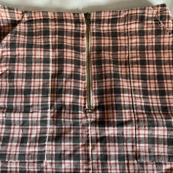 Wild Fable Plaid Skirt with front Pockets - Picture 2 of 4